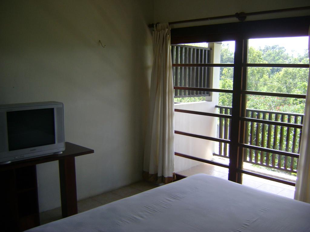 Swaloh Resort & Spa Kalangbret Chambre photo