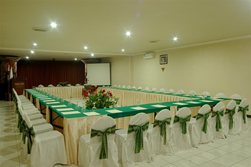 Swaloh Resort & Spa Kalangbret Extérieur photo